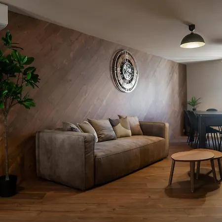 Play & Chill - Loft Cosy Apartmán Hyères
